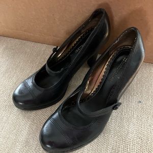 Naturaliser black high heels Mary Jane shoes size 35